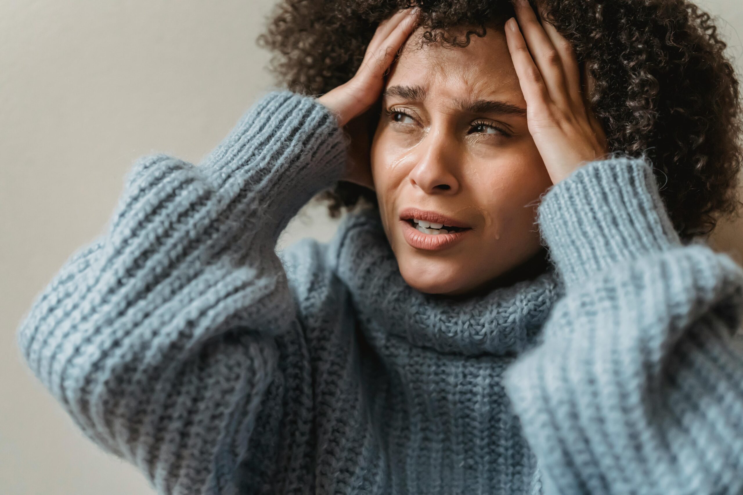 The best routine to treat dandruff - Hairbyshades